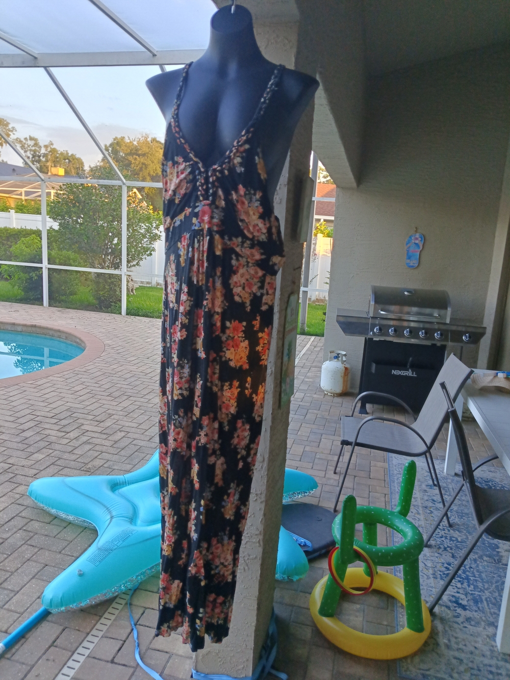 Forever 21 Plus Strappy Black Floral V Neck Maxi Dress